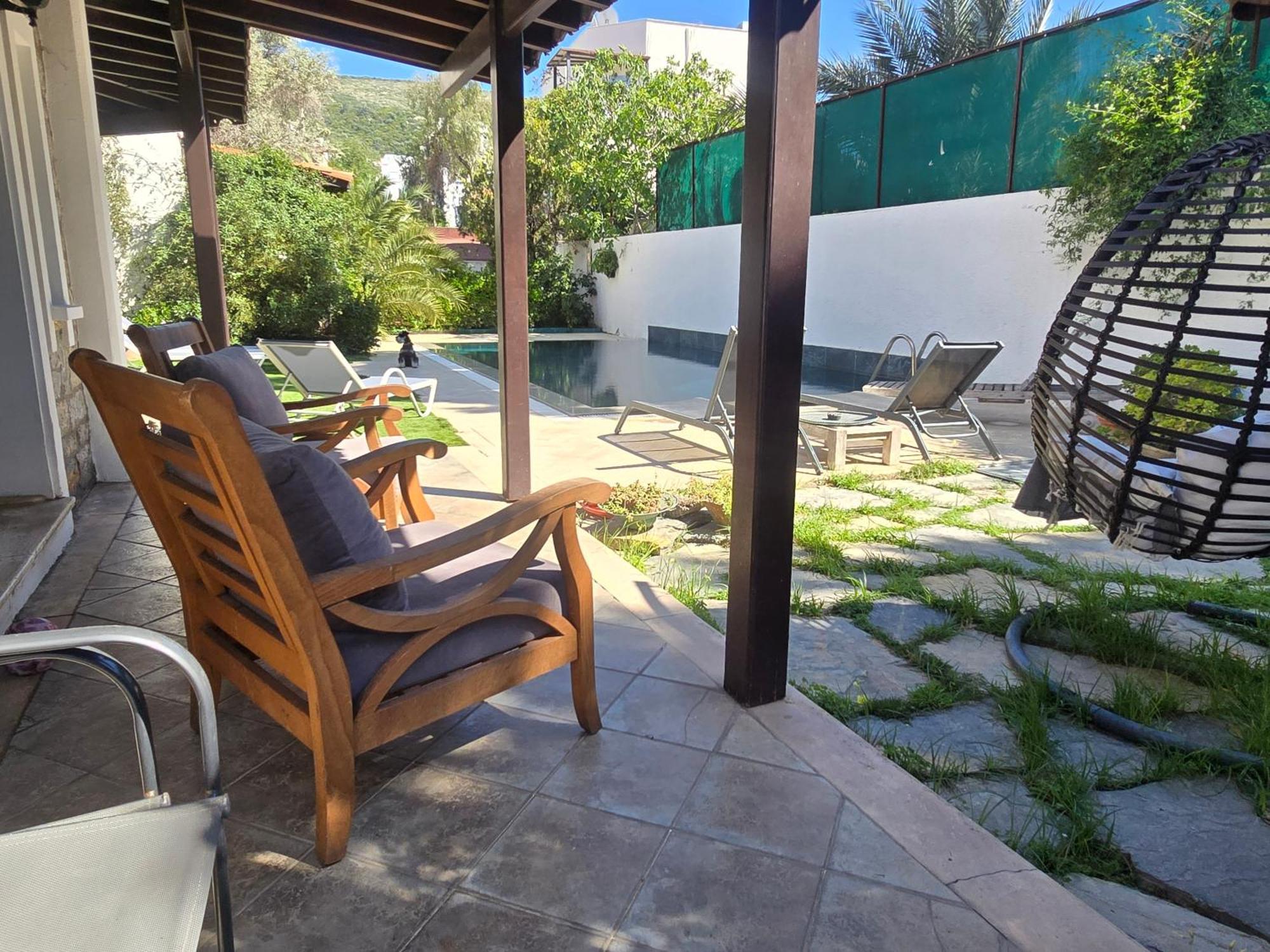 Merkezde Muestakil Havuzlu Villa *